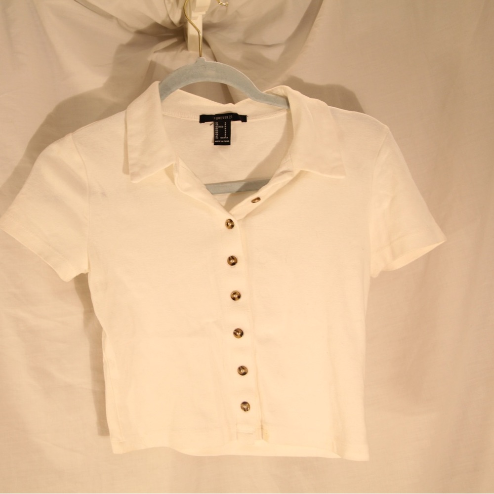 Cropped button down short sleeve top